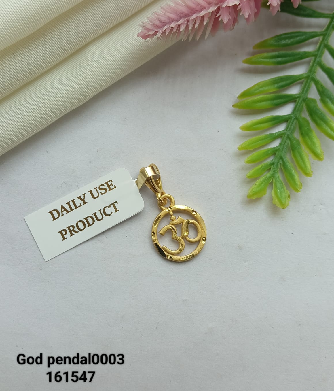 Om Daily-Wear Gold Pendant