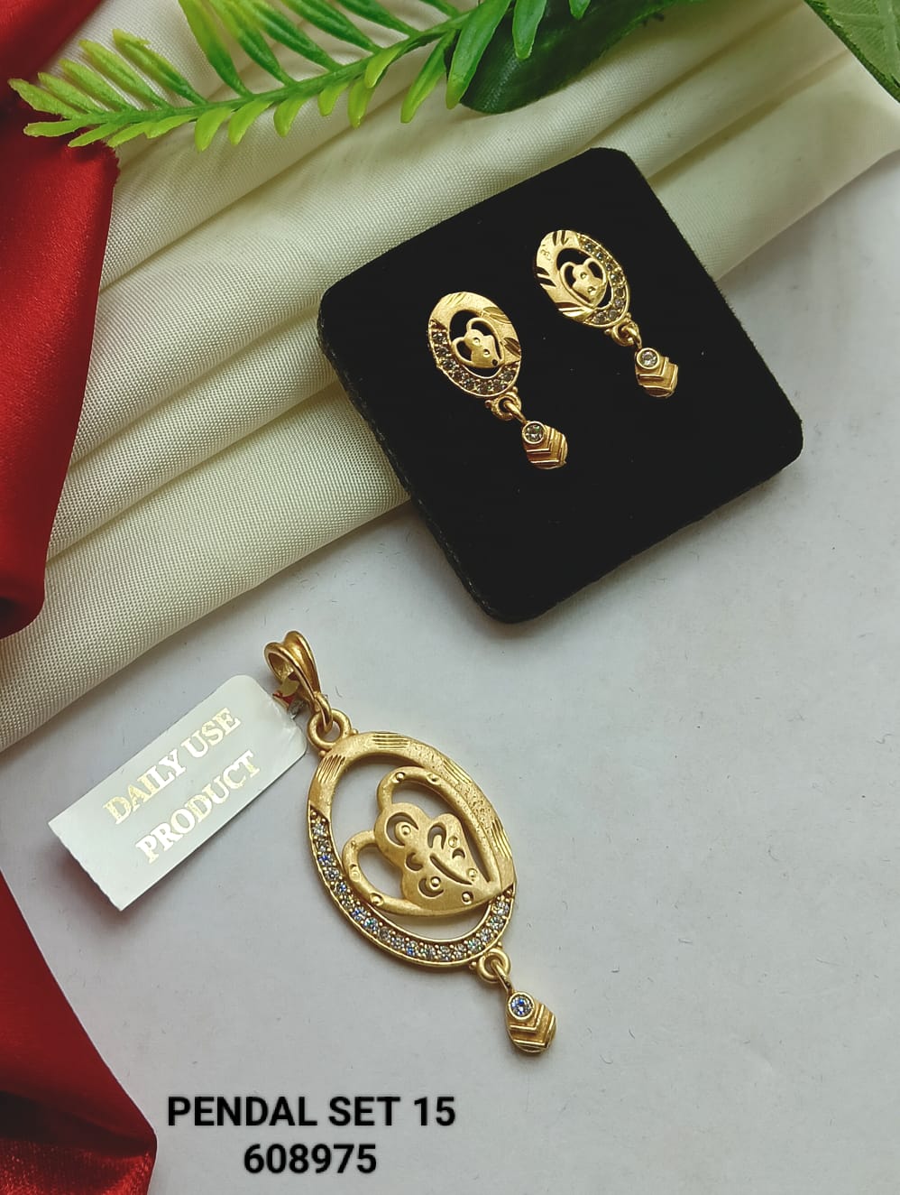 Tilak Daily-Wear Gold Pendant