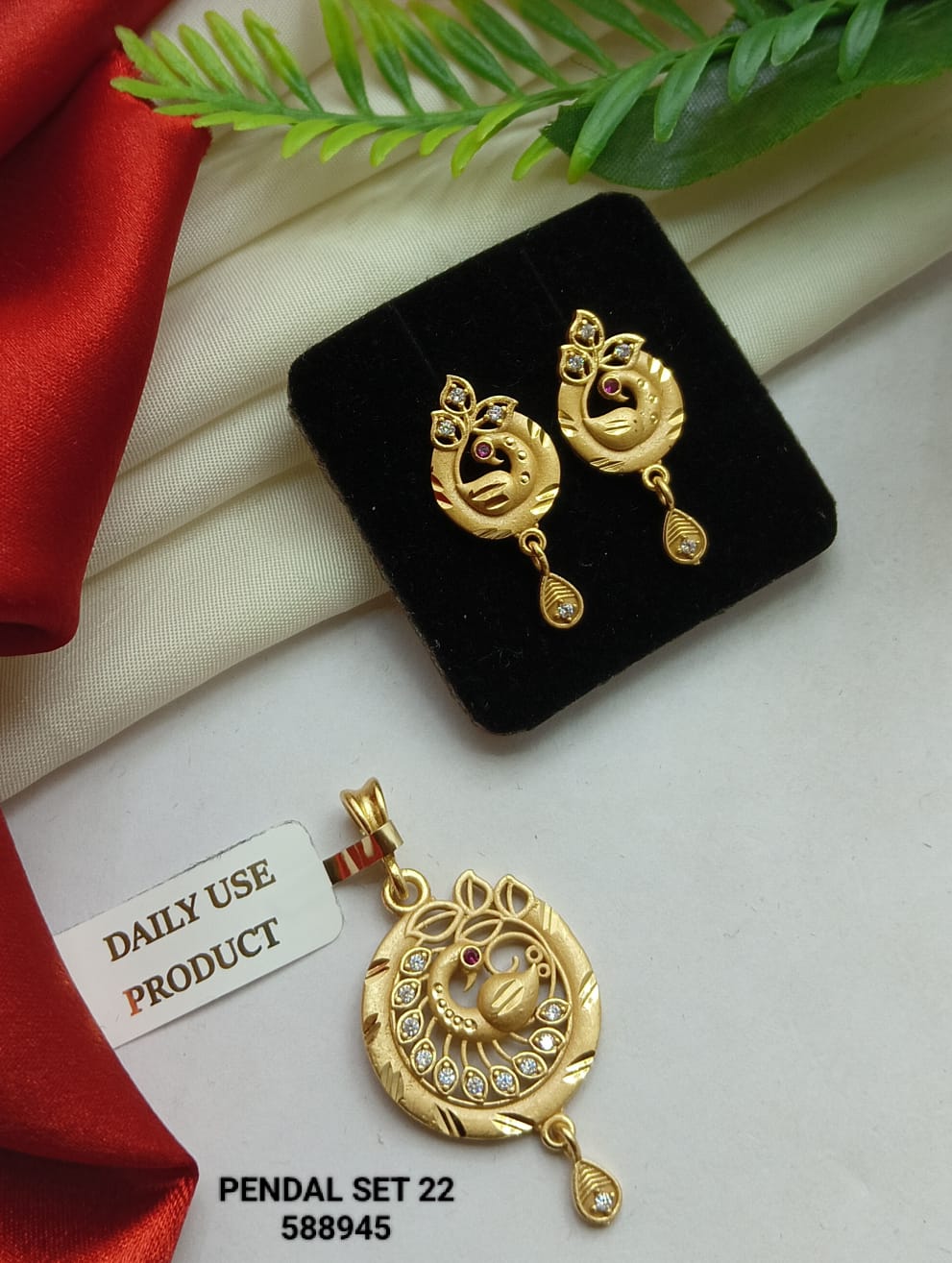Anaya AD Pendant & Earring Set