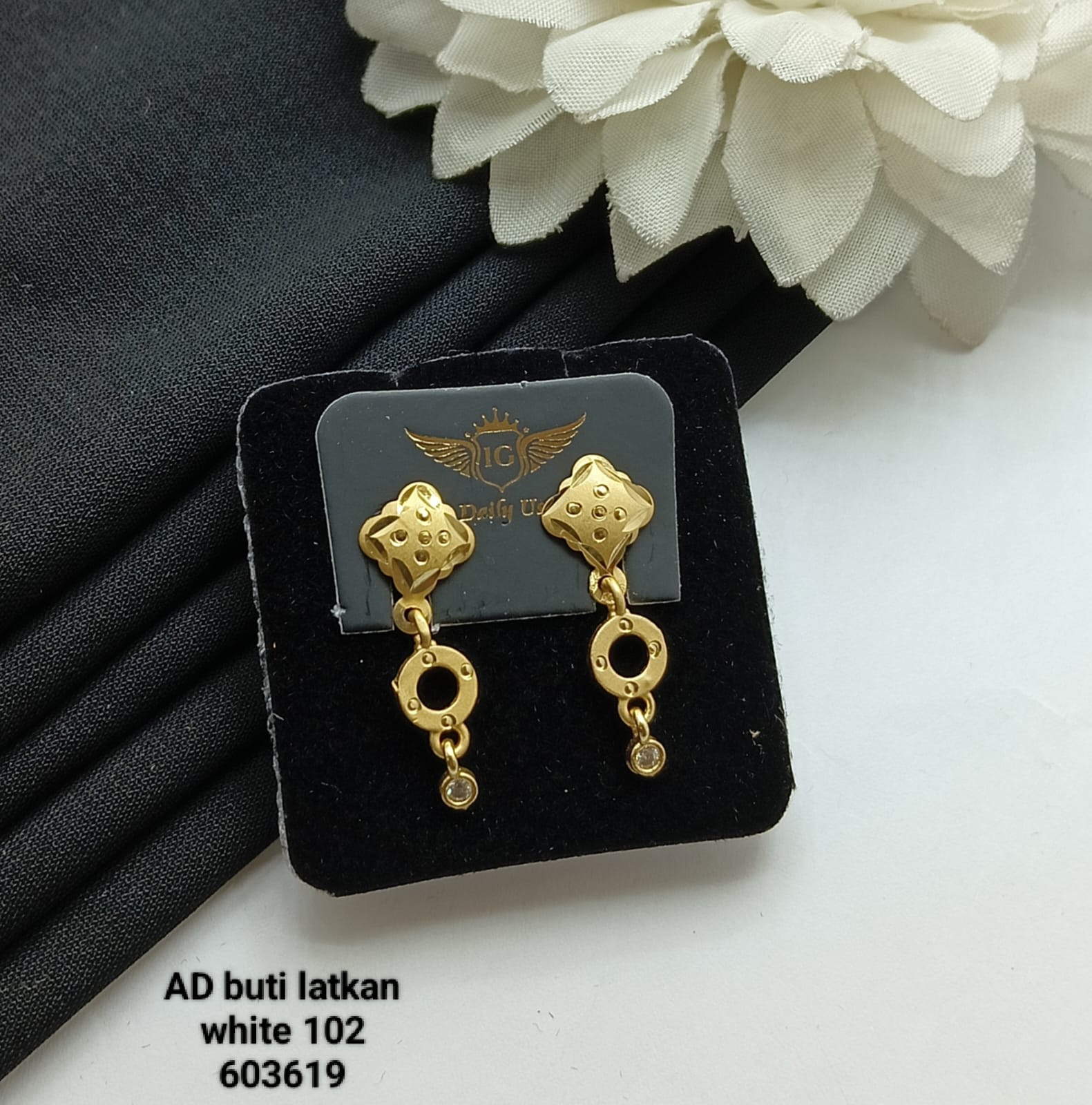 Marquee AD Buti Latkan Earrings